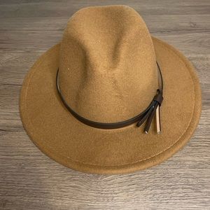 Women’s fedora hat